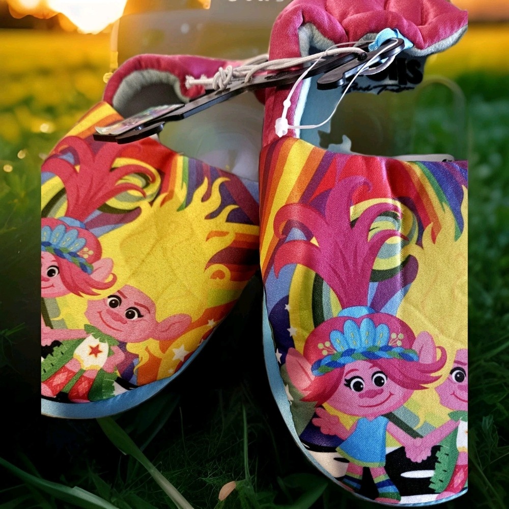 New With TAGS. Dream Works Trolls Slippers Size Medium